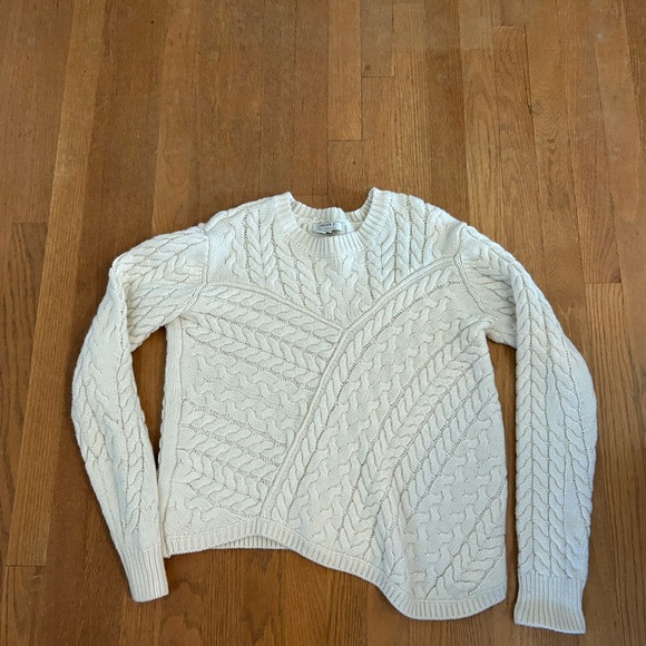 Forever 21 Sweaters - Forever 21 asymmetrical hem cable sweater large